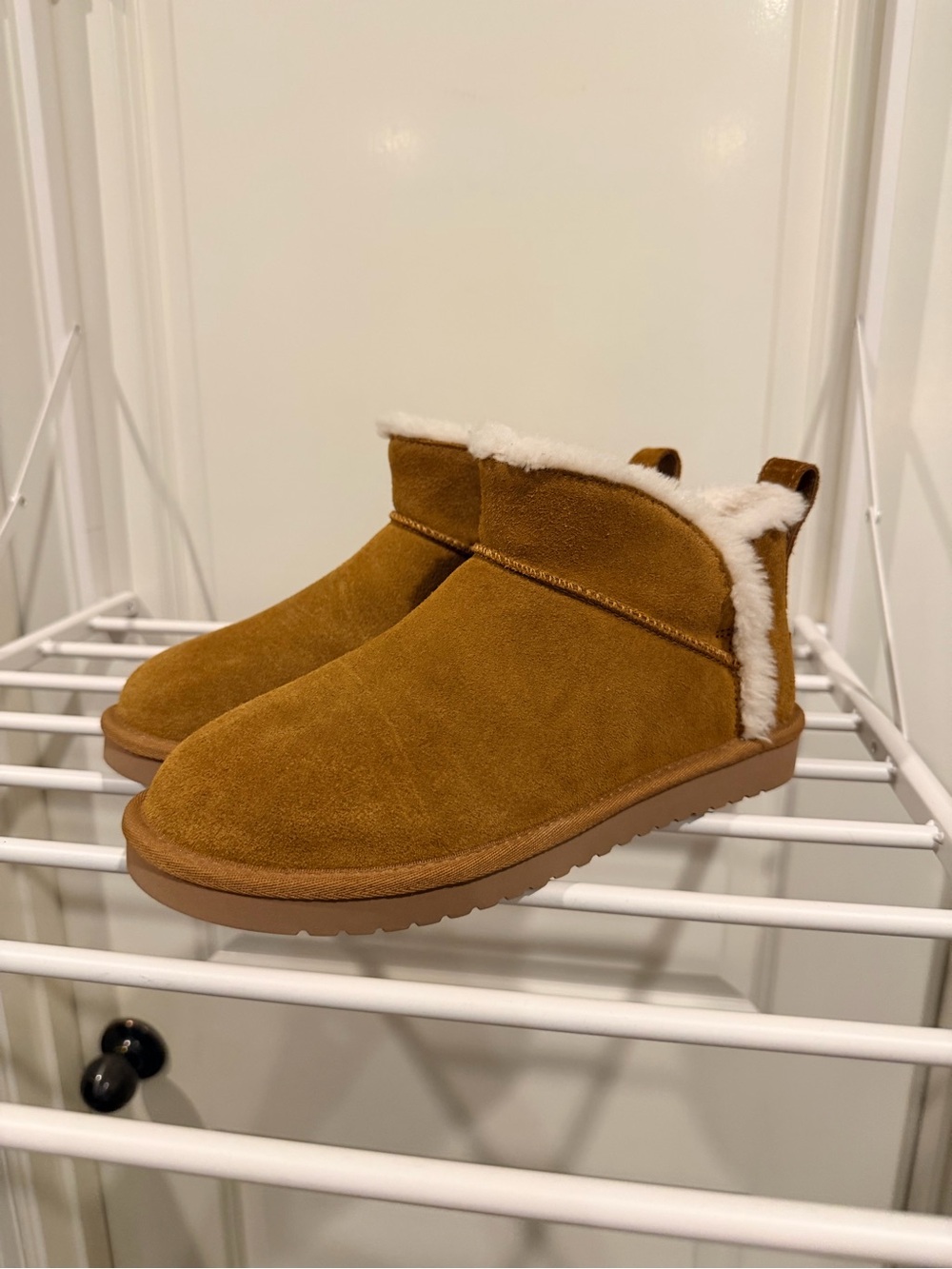Koolaburra Cream Shearling-Lined Interior